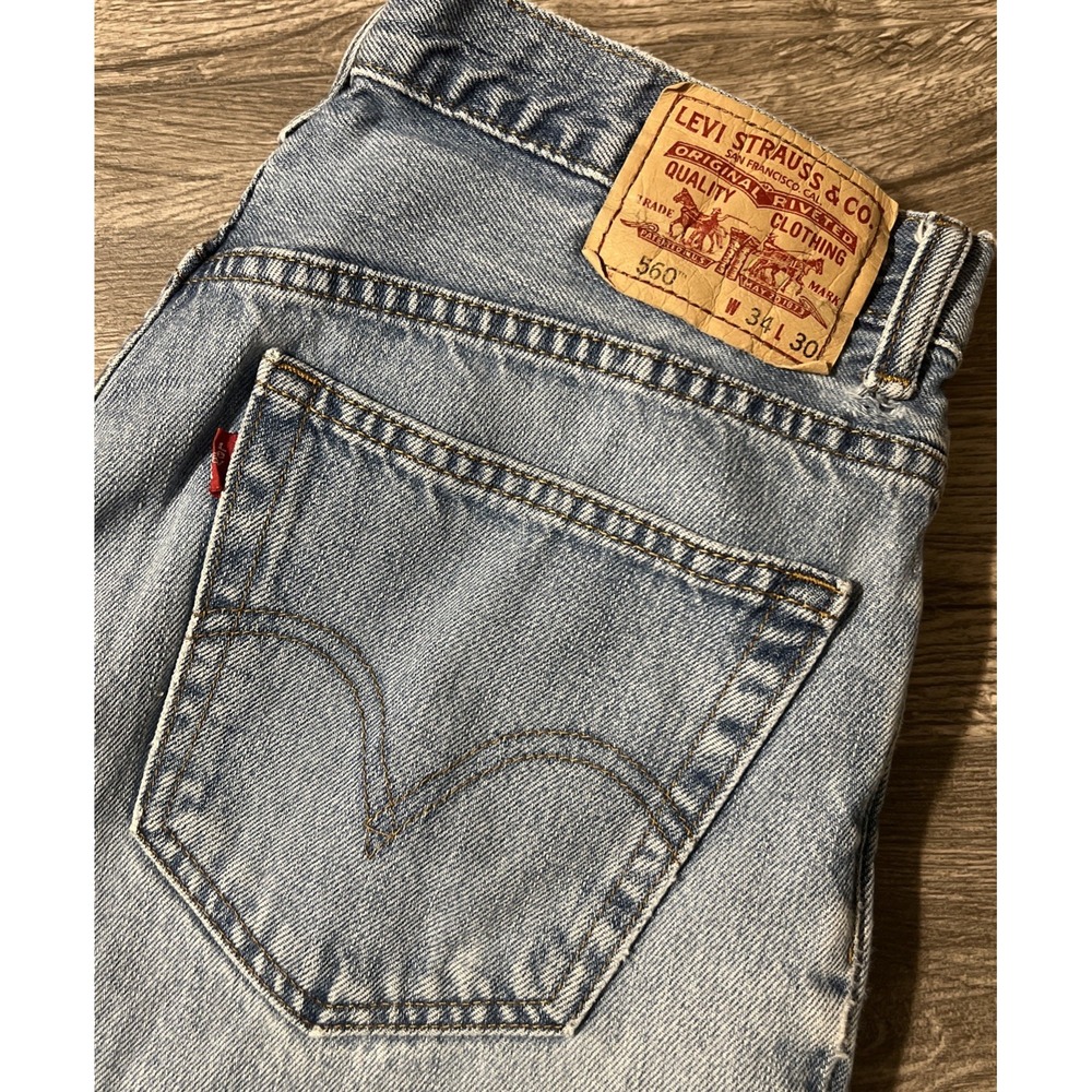 Levi's 560 Loose Comfort Fit Tapered Leg Light Wash Blue Jeans Men's Size 34x30